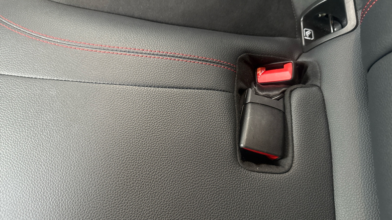 Mercedes-Benz GLA 220d 4Matic AMG Line Premium 5dr Auto Diesel Hatchback